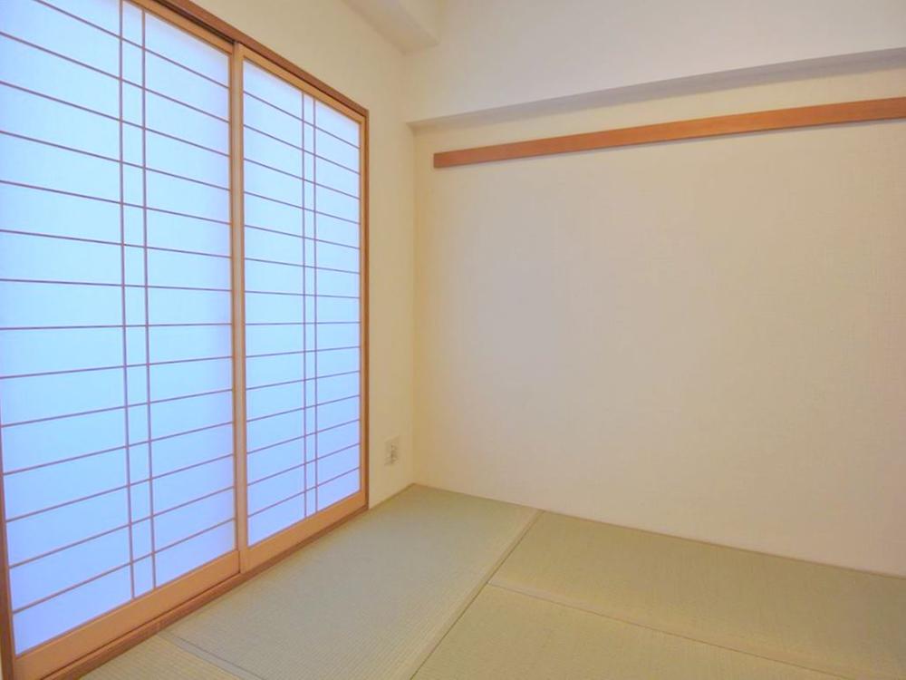 Non-living room. Selling local