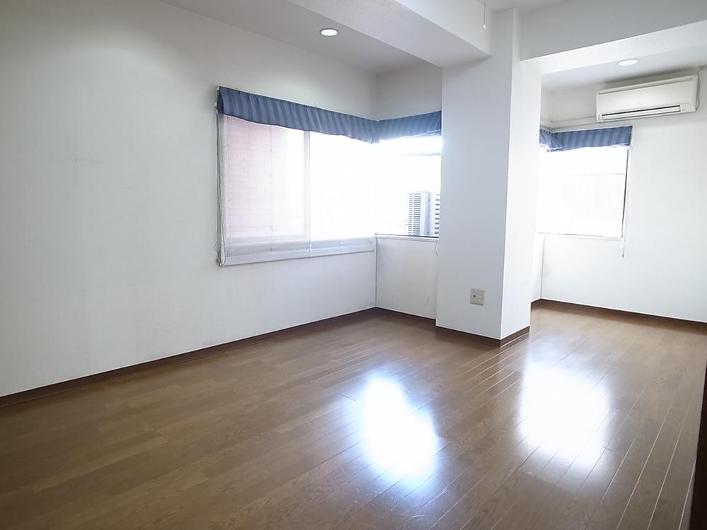 Non-living room. Indoor (January 2014) Shooting