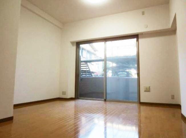 Living. Bright living.