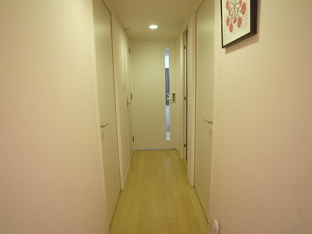 Entrance. Indoor (12 May 2013) Shooting