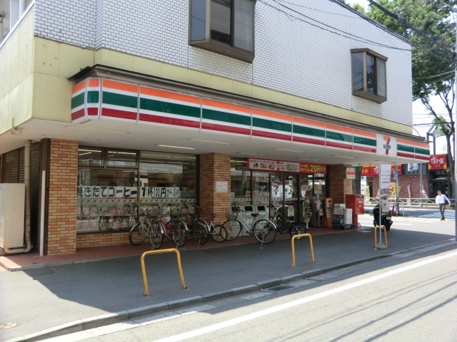 Convenience store. Seven-Eleven Shibasaki Station North store up (convenience store) 649m