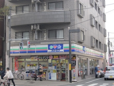 Convenience store. Three F Chofu tsutsujigaoka store (convenience store) to 655m