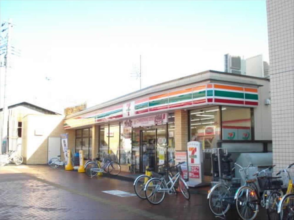 Convenience store. 721m to Seven-Eleven Chofu Tobitakyu Station North shop