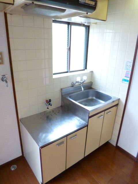 Kitchen. In two-burner stove installation Allowed, You Hakadori also dishes.