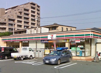 Convenience store. Seven-Eleven (convenience store) to 200m