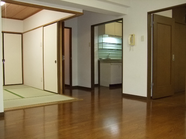 Living and room. Living & Japanese-style room