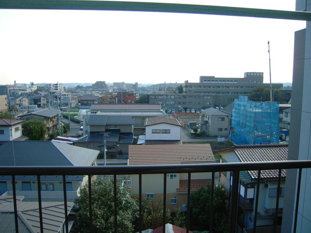 View photos from the dwelling unit. South view (October 2013) Shooting