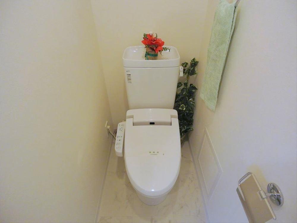 Toilet. Selling local