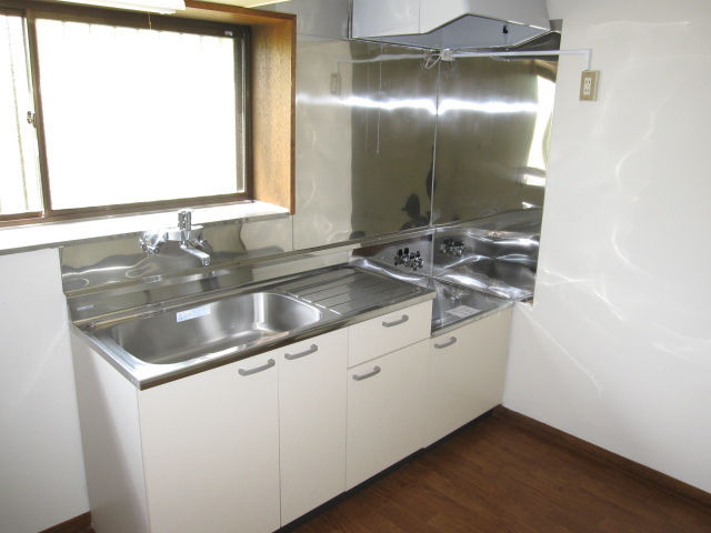 Kitchen. Two-burner gas stove installation Allowed