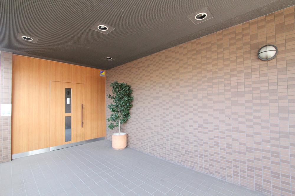 Entrance. March 2004 Built! Stylish building