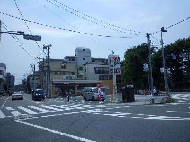 Convenience store. 70m until the Seven-Eleven (convenience store)