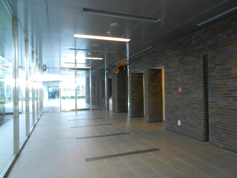 Entrance. Entrance approach