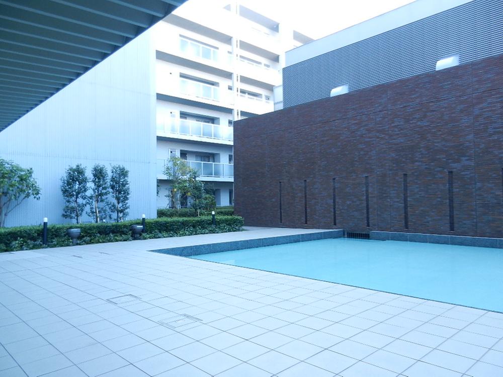 Entrance. Apartment lobby