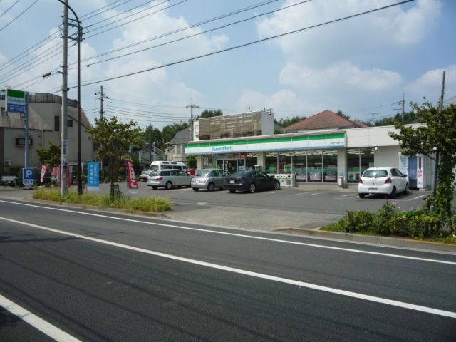 Convenience store. 760m to Family Mart (convenience store)