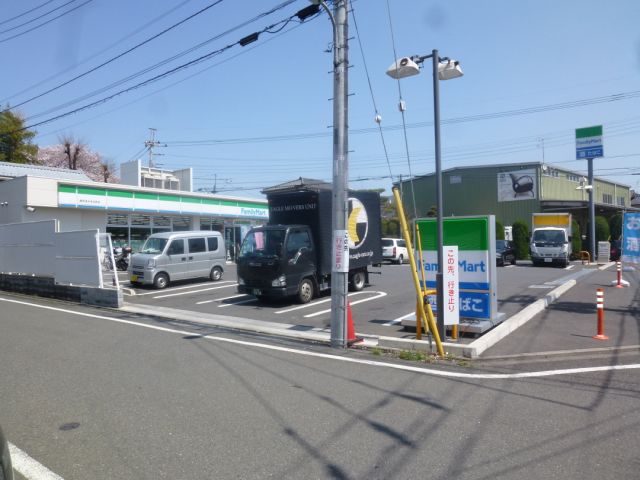 Convenience store. 150m to Family Mart (convenience store)