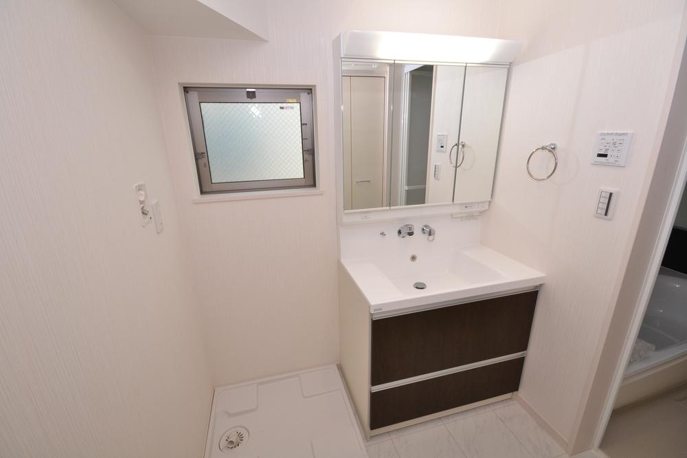 Same specifications photos (Other introspection). Seller example of construction (lavatory)