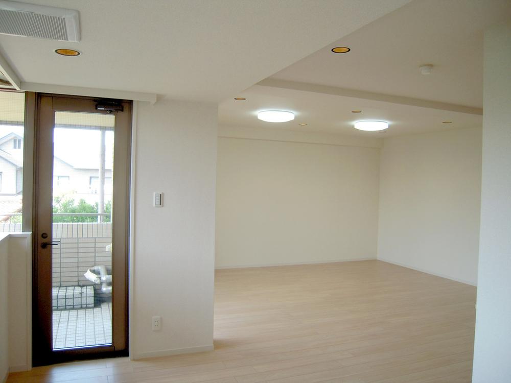 Living. Living-dining (August 2013) Shooting