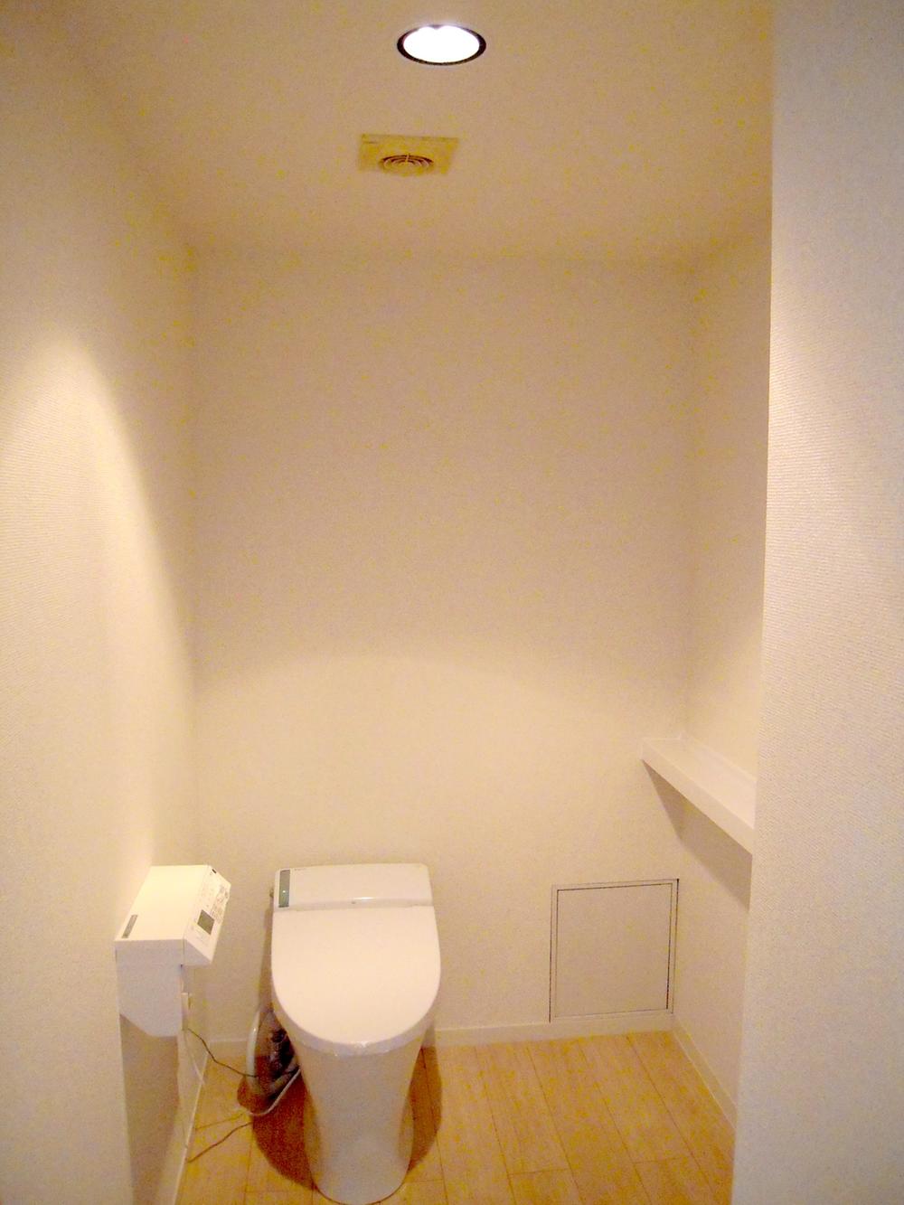 Toilet. Toilet (August 2013) Shooting