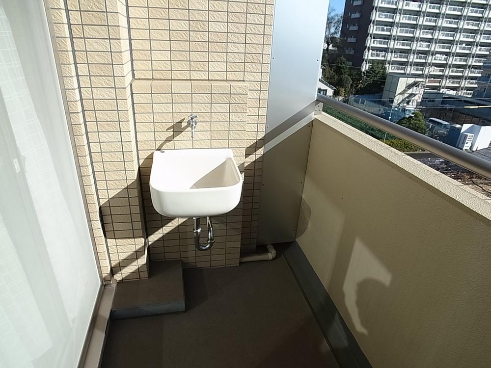 Balcony. Local (12 May 2013) Shooting Slop sink