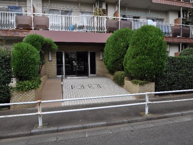 Entrance. Lions Mansion Chofu Entrance