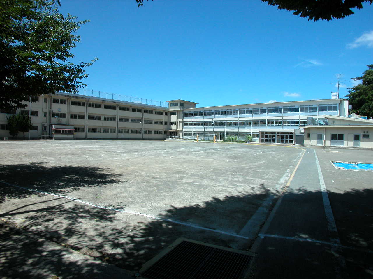 Primary school. 714m to Chofu Municipal Wakaba Elementary School (elementary school)