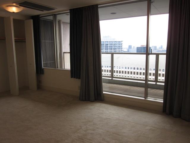 Non-living room. Indoor (March 2012) shooting