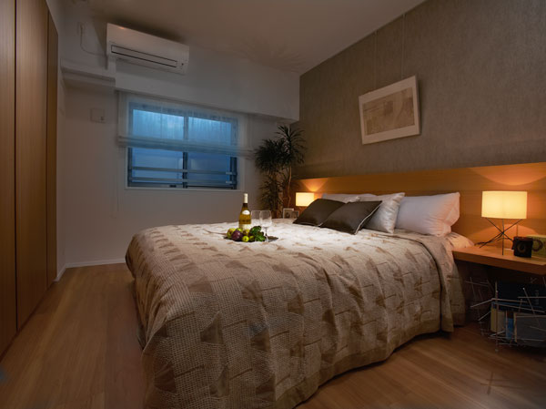 Living.  [Master bedroom] Portray deep relaxation to the night, Storage is also rich master bedroom.