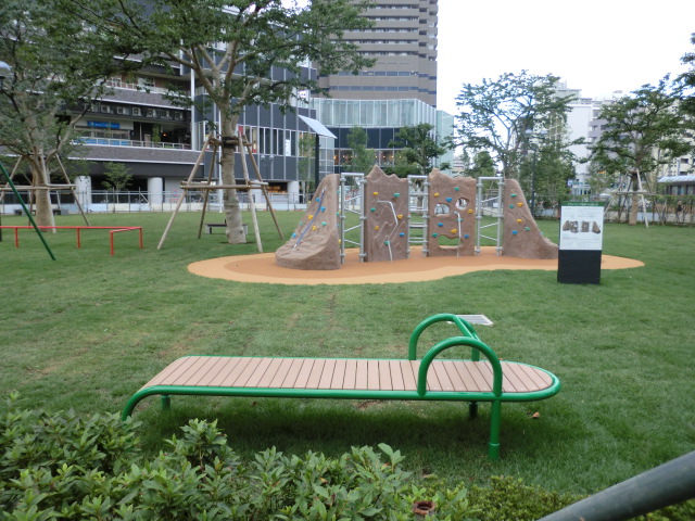 park. 631m to the center Ward Tsukishima second children's park (park)