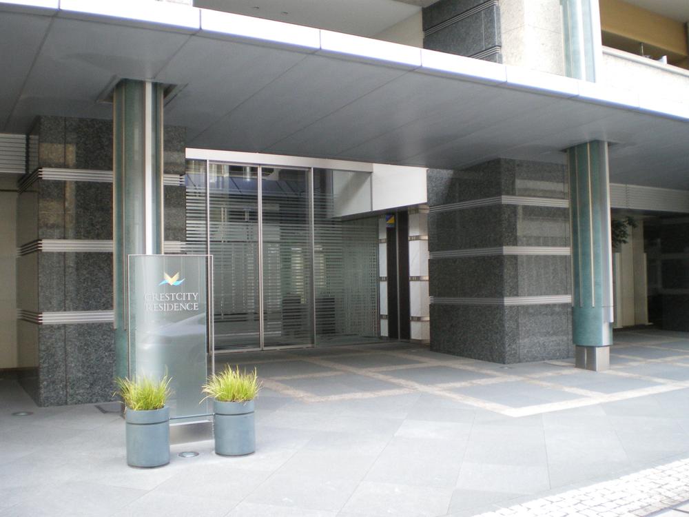 Entrance. Common areas