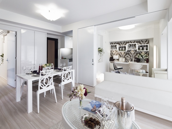 Living feel the spread in space with sliding doors adoption ・ Dining + Western-style (2)