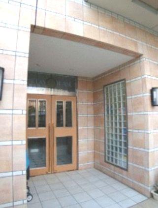 Entrance. Common areas