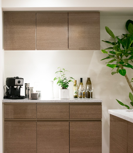 Kitchen.  [Standard equipped with a cupboard with counter] Set up a cupboard with a counter to help you organize your tableware. It creates a sense of unity to the interior in the same specifications and kitchen storage.