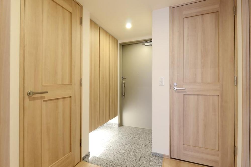 Entrance. Local (11 May 2013) Shooting