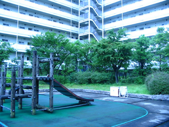 Other common areas. It is the courtyard part.