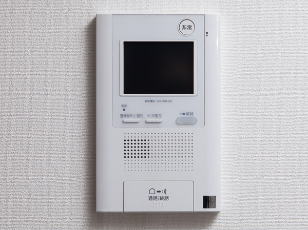 Security.  [Housing information panel (fire alarm system)] 1, Firmly Beware of fire "fire detector" 2, Suspicious person alarm "intrusion detector" 3, Problem with danger "emergency button" 4, "Heat detector" ※ Same specifications all of the following listed amenities of.