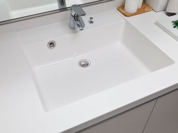 Bathing-wash room.  [Counter-integrated Square bowl] Artificial marble of the Square bowl counter and bowl are integrally molded. In addition to it is also excellent in the seam without design, It is easy to clean.