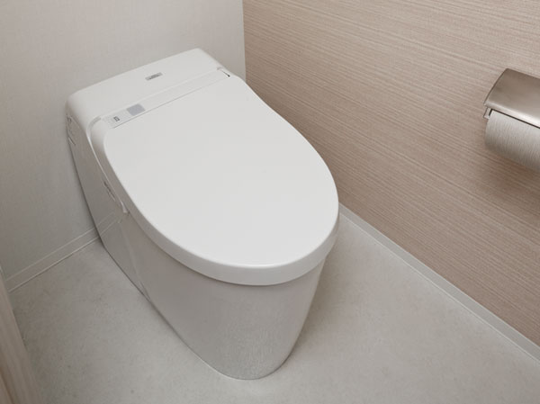 Bathing-wash room.  [Low silhouette integrated toilet] Adopt the toilet clean and beautiful compact design to look at the low silhouette. You can use comfortably in with cleaning function.