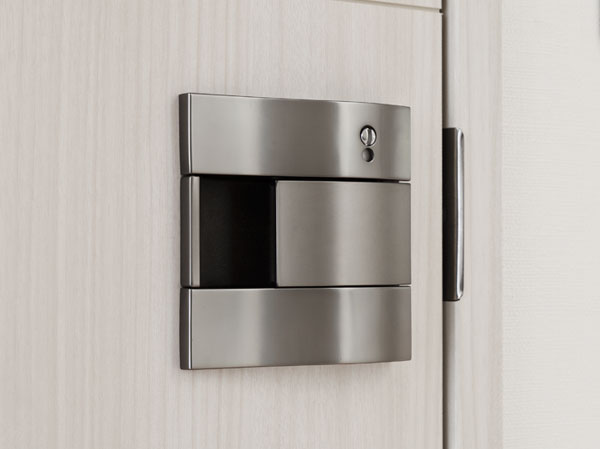 Other.  [Push-pull door handle] toilet ・ Closet door has adopted a push-pull door handle.
