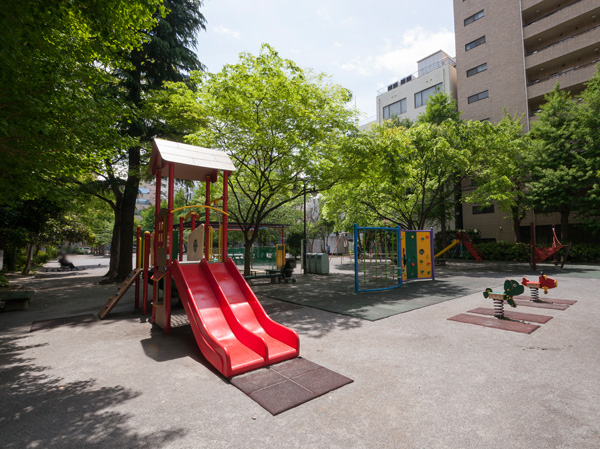 Surrounding environment. Municipal Horidome children's park (about 320m / 4-minute walk)