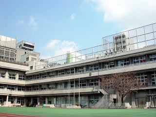 Primary school. 350m until Kyobashi Tsukiji Elementary School (elementary school)