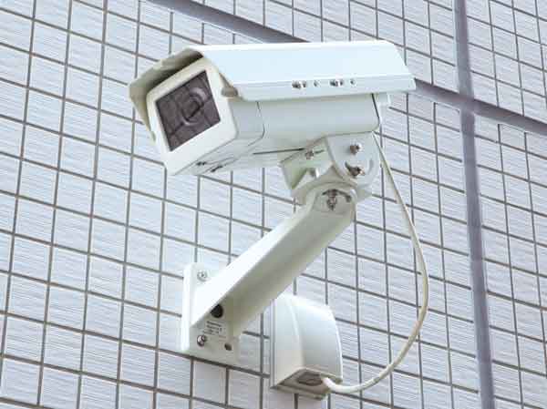 Security.  [surveillance camera] In <City House Tsukishima Station Capital Court>, Installing a security camera in the shared portion 13 places. With to suppress the suspicious person of intrusion and crime, The image to be recorded 24 hours, It will be stored for a certain period. (Less than, Published photograph of the same specifications) ※ 12 units becomes a rental, Costs, etc. are included in administrative expenses.