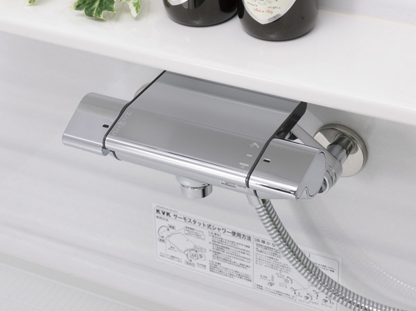 Bathing-wash room.  [Mixing faucet with thermostat] Shower faucet is, Temperature control while utilizing is with a thermostat that can be easily.