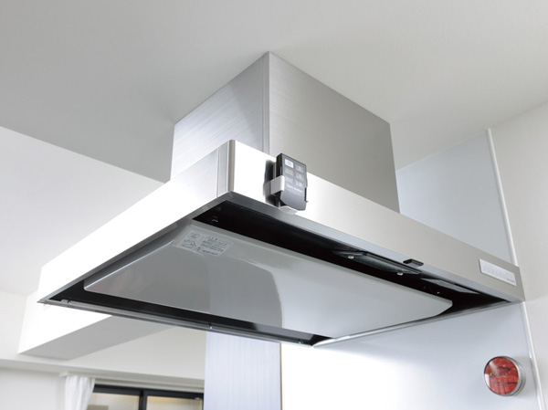 Kitchen.  [Range hood (with remote control)] Adopting the current plate with the type to increase the intake performance. Occur in cooking, Smoke and smell is efficient ventilation.