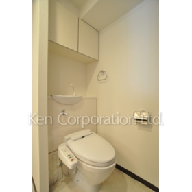 Toilet. Shoot the same type the seventh floor of the room. Specifications may be different.