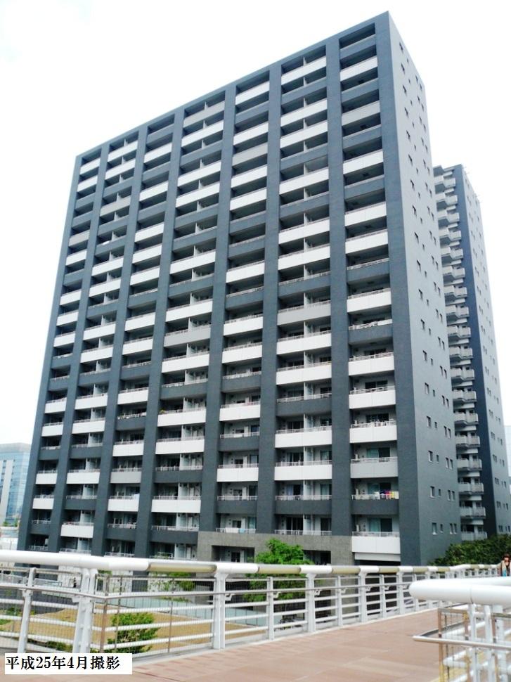 Local appearance photo. A 10-minute walk from the Toei Oedo Line kachidoki station