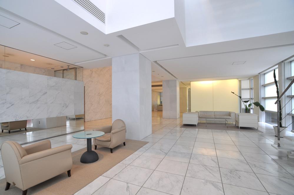 Entrance. Common areas