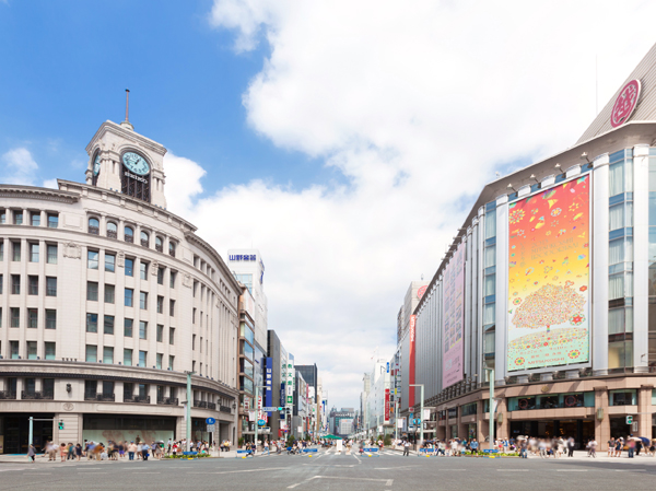 Surrounding environment. Walk-speaking to the Ginza (up to about Tokyo Metro "Ginza" station A8 exit 1090m, A 14-minute walk). There is a colorful, Adults of the city Dead Poets Society are wrapped in elegant air, Ginza.  Food is also culture also daily necessities also decorate the home to all things, Here is the. (Ginza Yonchome intersection / About 1130m ・ A 15-minute walk)