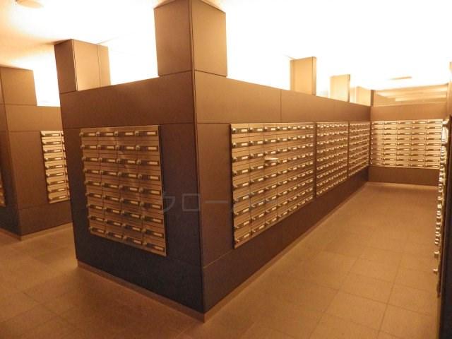 Other common areas. Set post