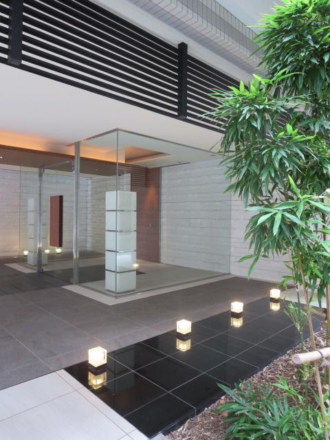 Local appearance photo. Stylish appearance