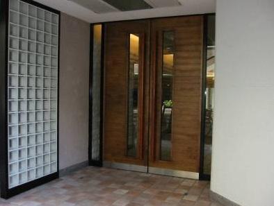 Entrance. Common areas